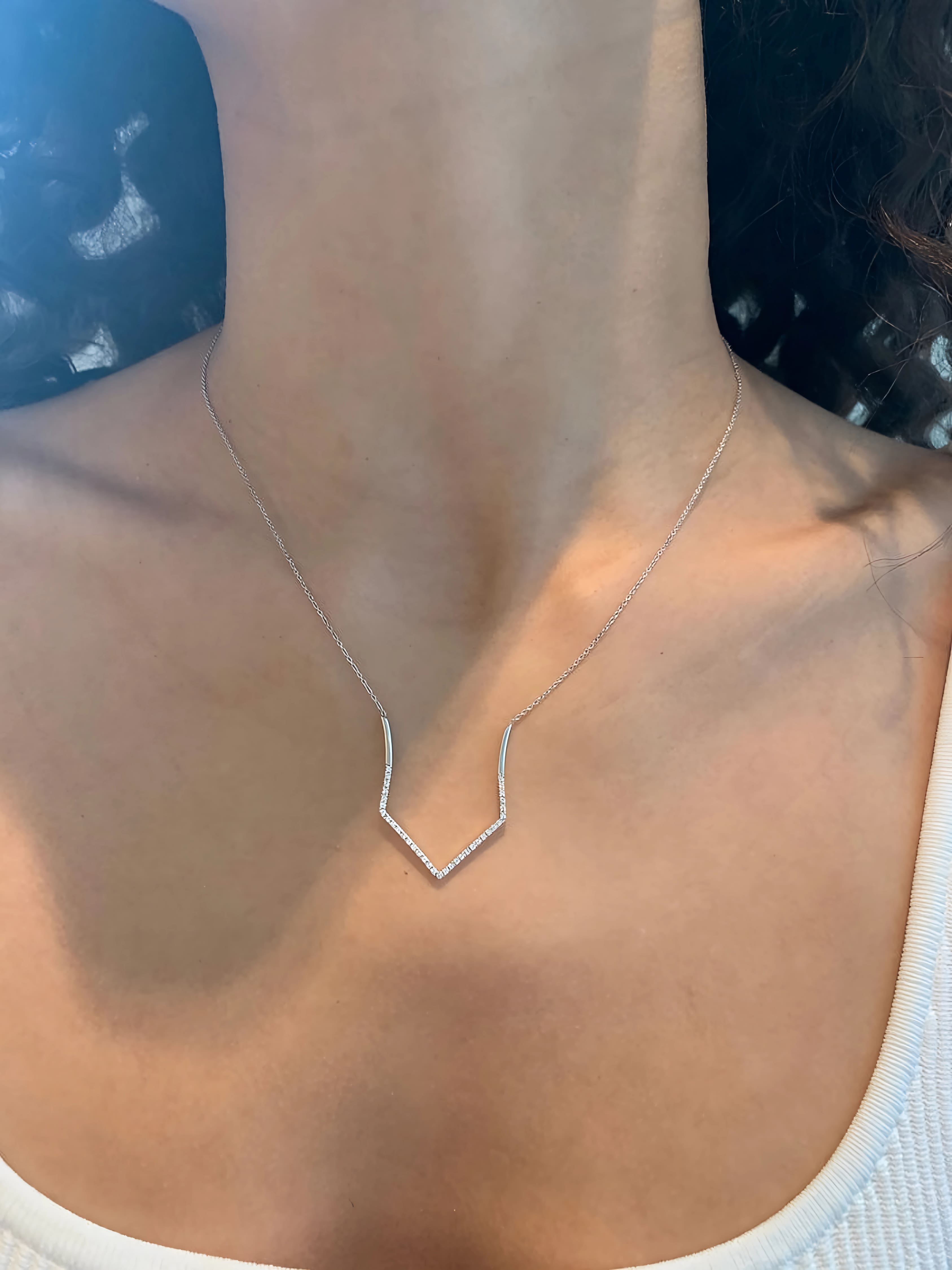 Vertex Shine Diamond Necklace